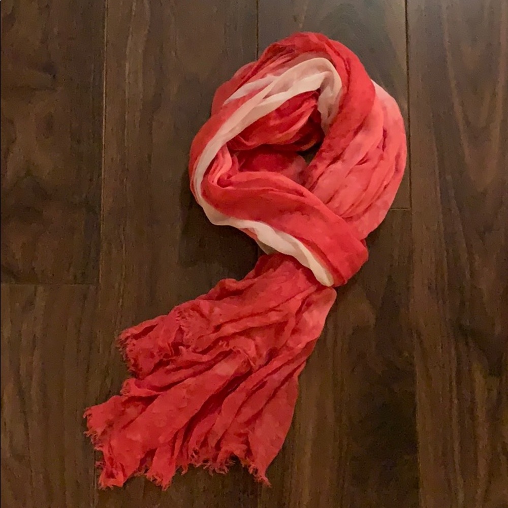 Guess scarf